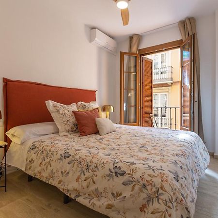 Bright Apartment With Patio And Balconies In The Center Malaga Bagian luar foto
