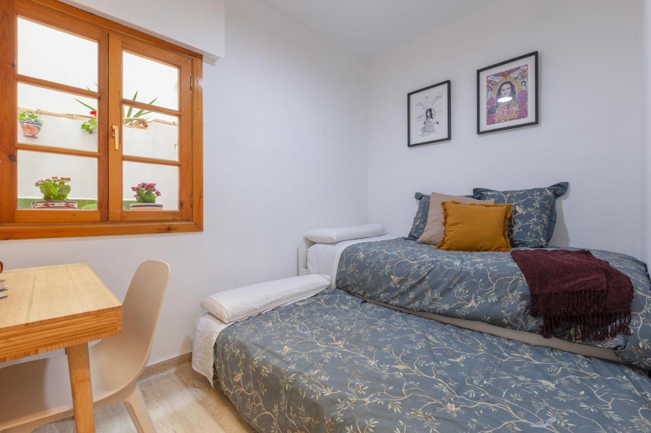 Bright Apartment With Patio And Balconies In The Center Malaga Bagian luar foto