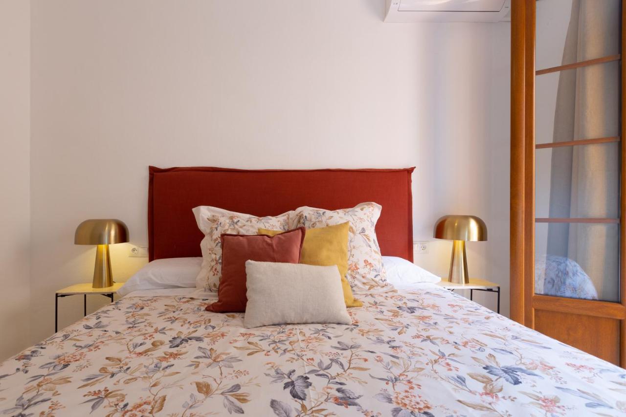 Bright Apartment With Patio And Balconies In The Center Malaga Bagian luar foto